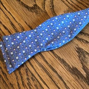Vineyard vines bow ties